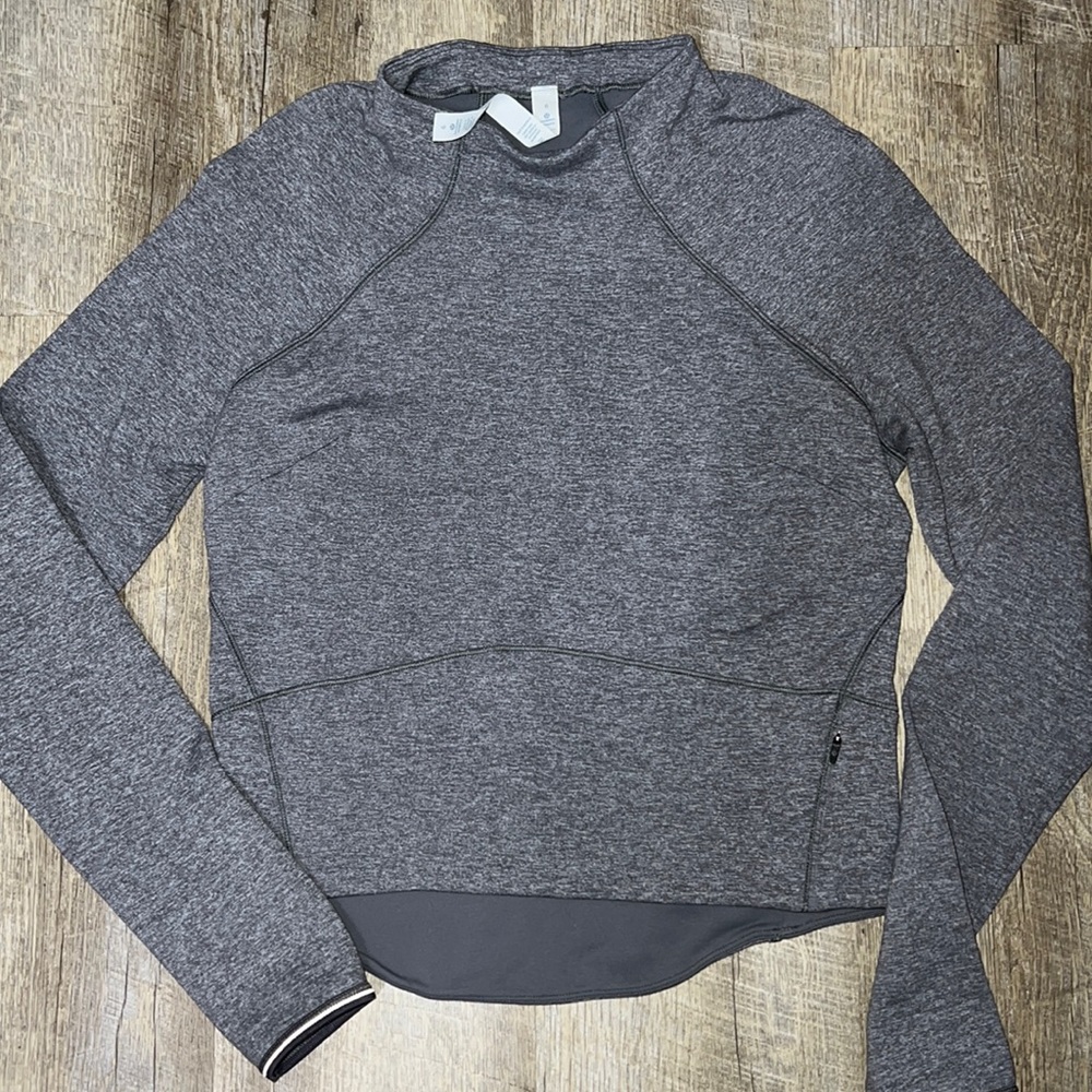 Grey lululemon pull over shirt